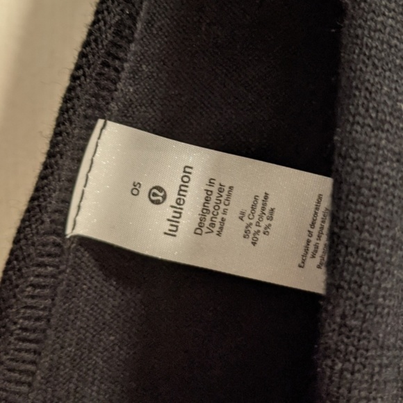 NWT lululemon Free To Coast Wrap in Black - Picture 5 of 9